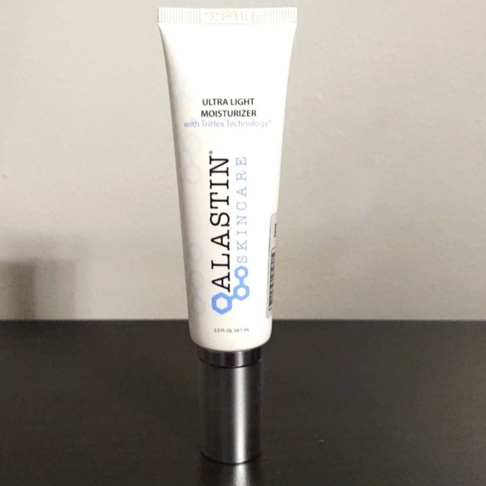 ❤️ ALASTIN Ultra Light Moisturizer 2.0 oz NWT